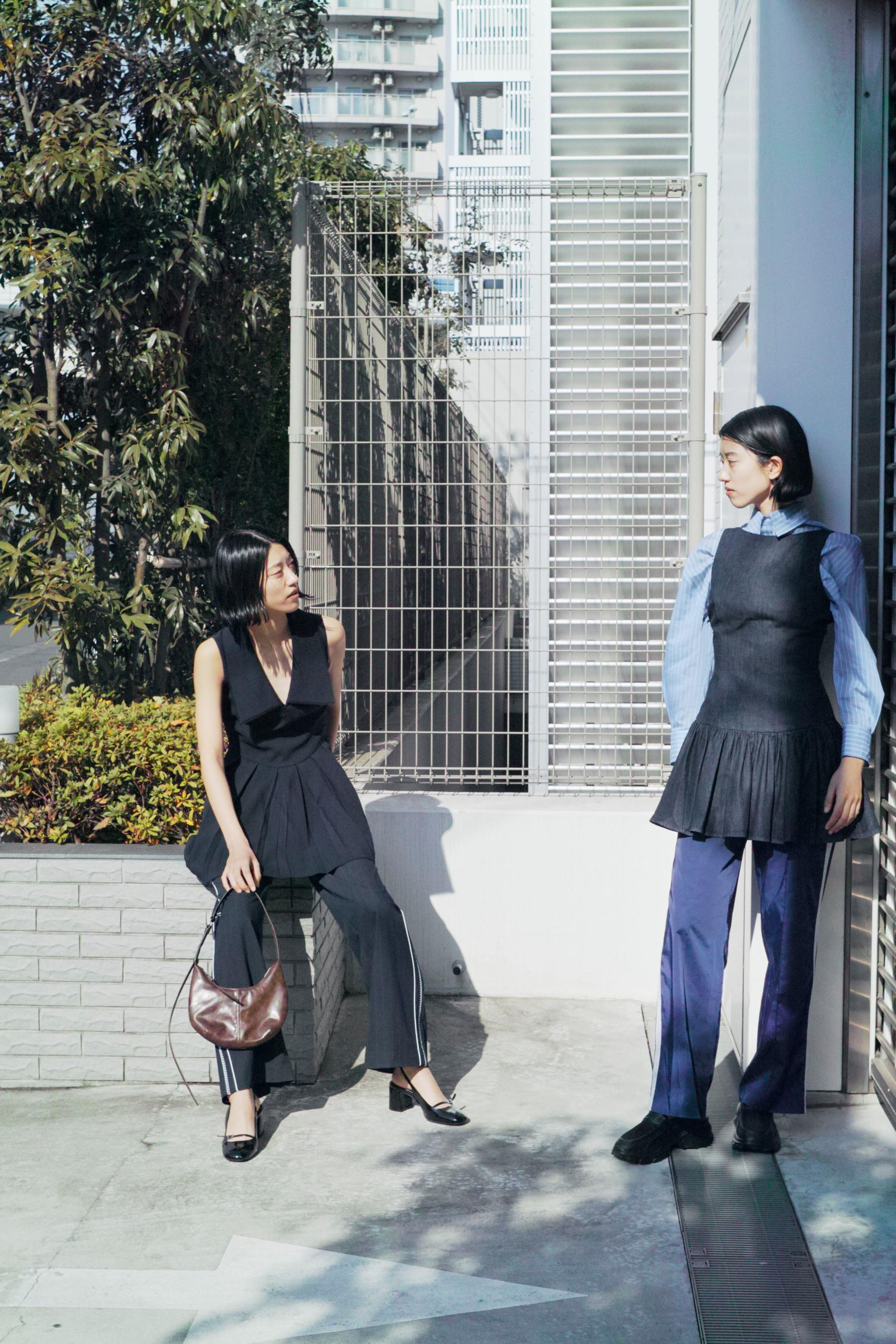 ZARA☆フリル付きショート丈デニム風ワンピース フリル付きショート丈デニム風ワンピース - ダークインディゴ