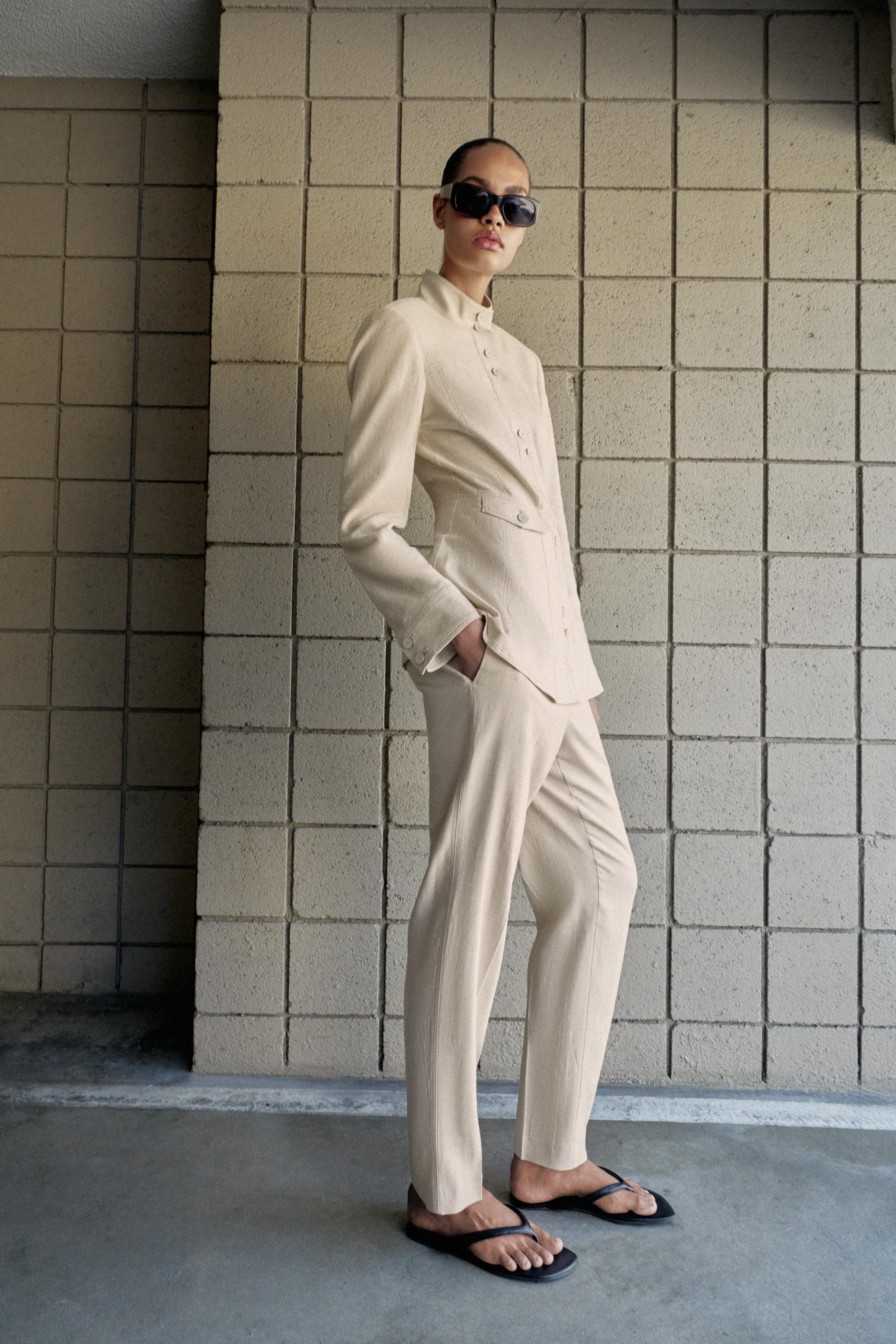 FITTED LINEN JACKET WITH SHOULDER PADS