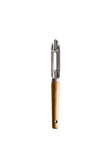 KITCHEN PEELER WITH WOODEN HANDLE - Brown by Zara