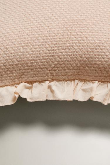 CHILDREN’S CUSHION COVER WITH RUFFLES - Dusty pink by Zara - Image 2