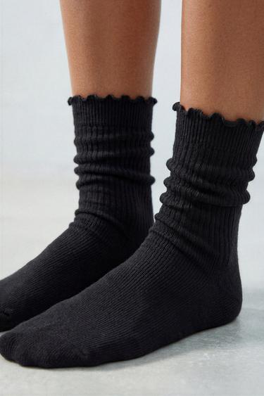 PACK TRES CALCETINES MEDIOS RIZO - Blanco / Negro de Zara