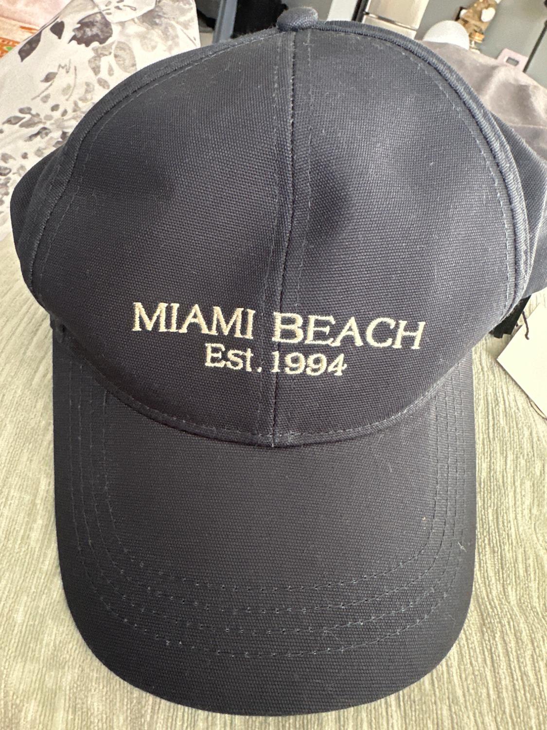 GORRA TEXTO BORDADO