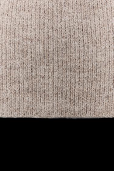 RIBBED KNIT BEANIE HAT - camel by Zara