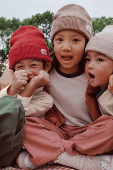 ロゴ入りラグランスリーブ長袖Tシャツ 2枚セットカーボングレーZaraのロゴ入りラグランスリーブ長袖Tシャツ 2枚セット - カーボングレー