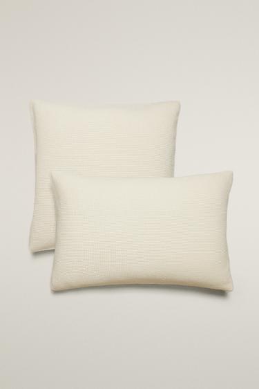 MINI WAFFLE-KNIT COTTON PILLOWCASE - Oyster-white by Zara - Image 0