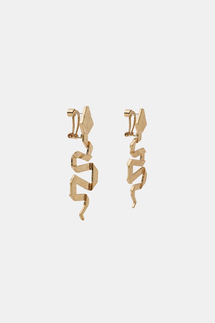 ARETES DE METAL CON ESTAMPADO DE PIEL DE SERPIENTE 4