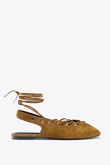 CHAUSSURES OUVERTES À L'ARRIÈRE À LACETS EN CUIR SUÉDÉ - Marron foncé de Zara