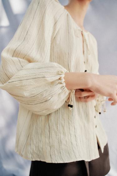 BLOUSE À RAYURES ET LACETS - Écru / Noir de Zara - Image 4