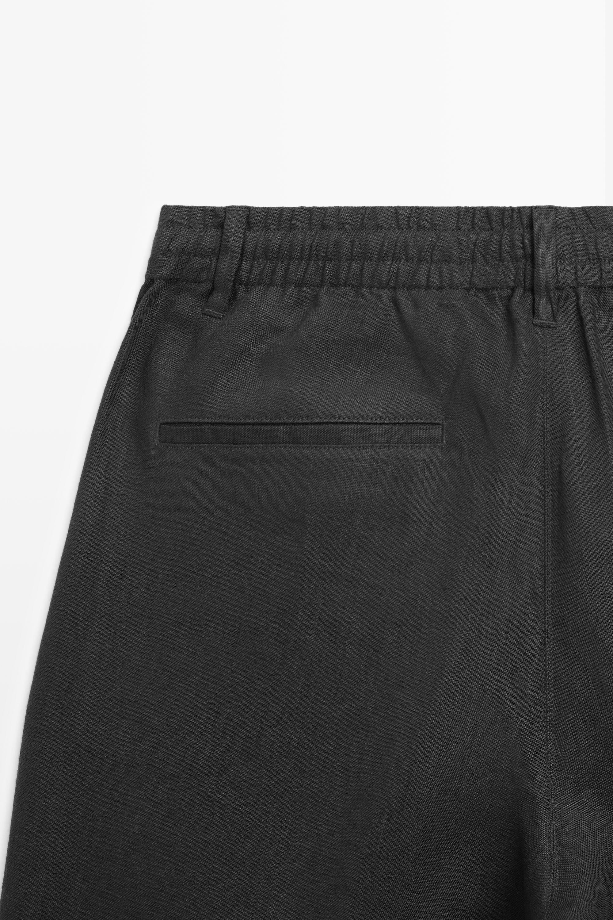 Bermuda en lin avec taille élastique pour un look complet