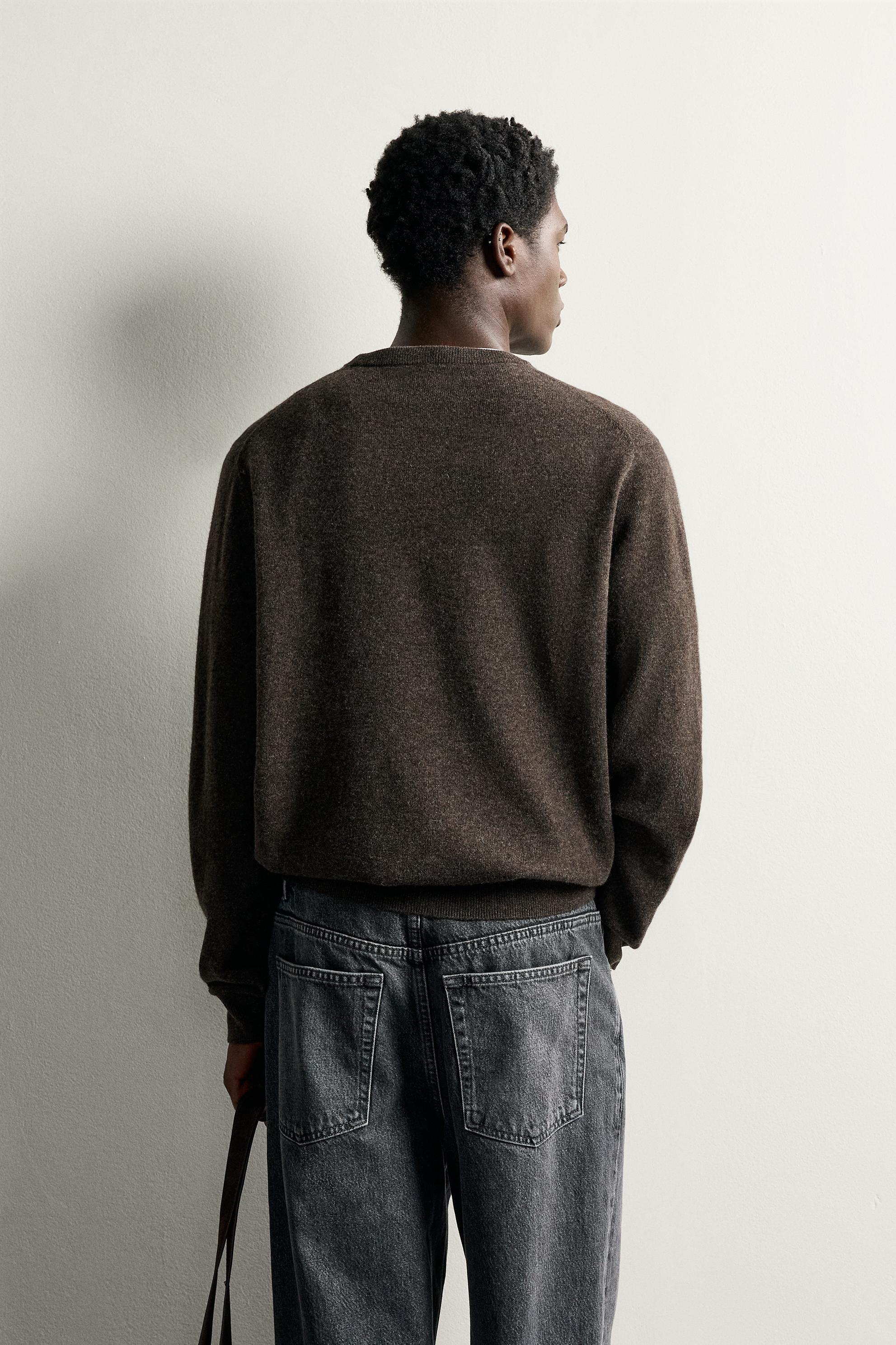 ARGYLE JACQUARD SWEATER