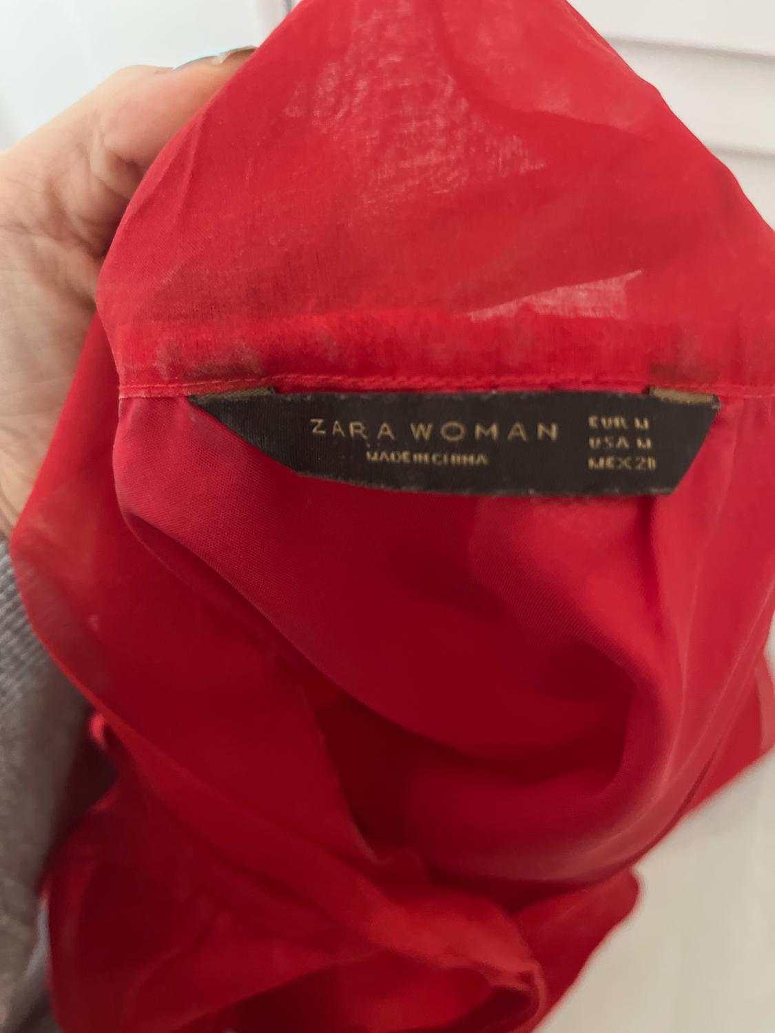 SLEEVELESS SILK TOP IN RED - Image 3