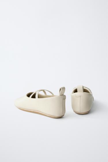 BALLERINES EN CUIR - Blanc écru de Zara - Image 4
