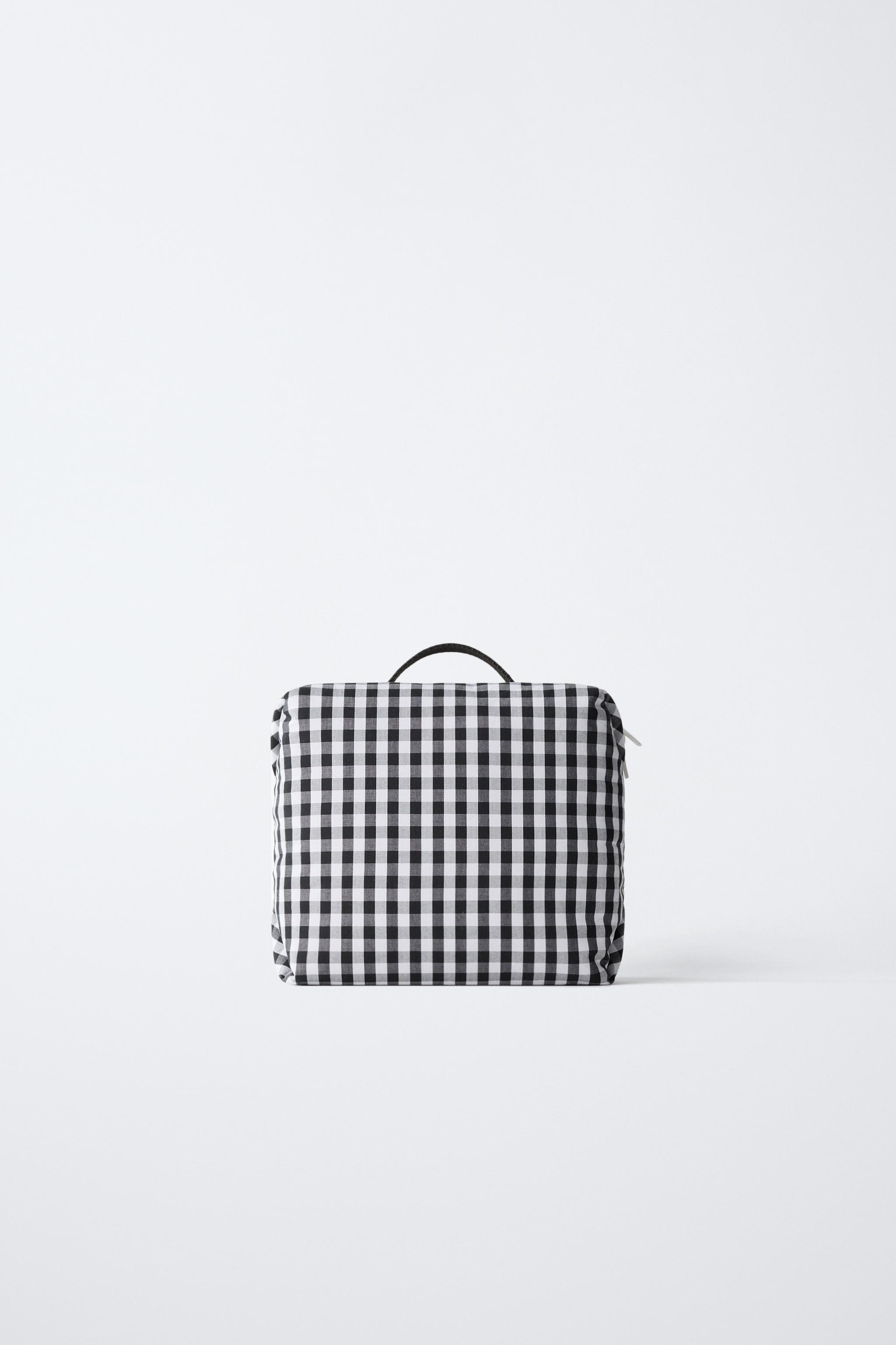 CHECKERED TOILETRY BAG