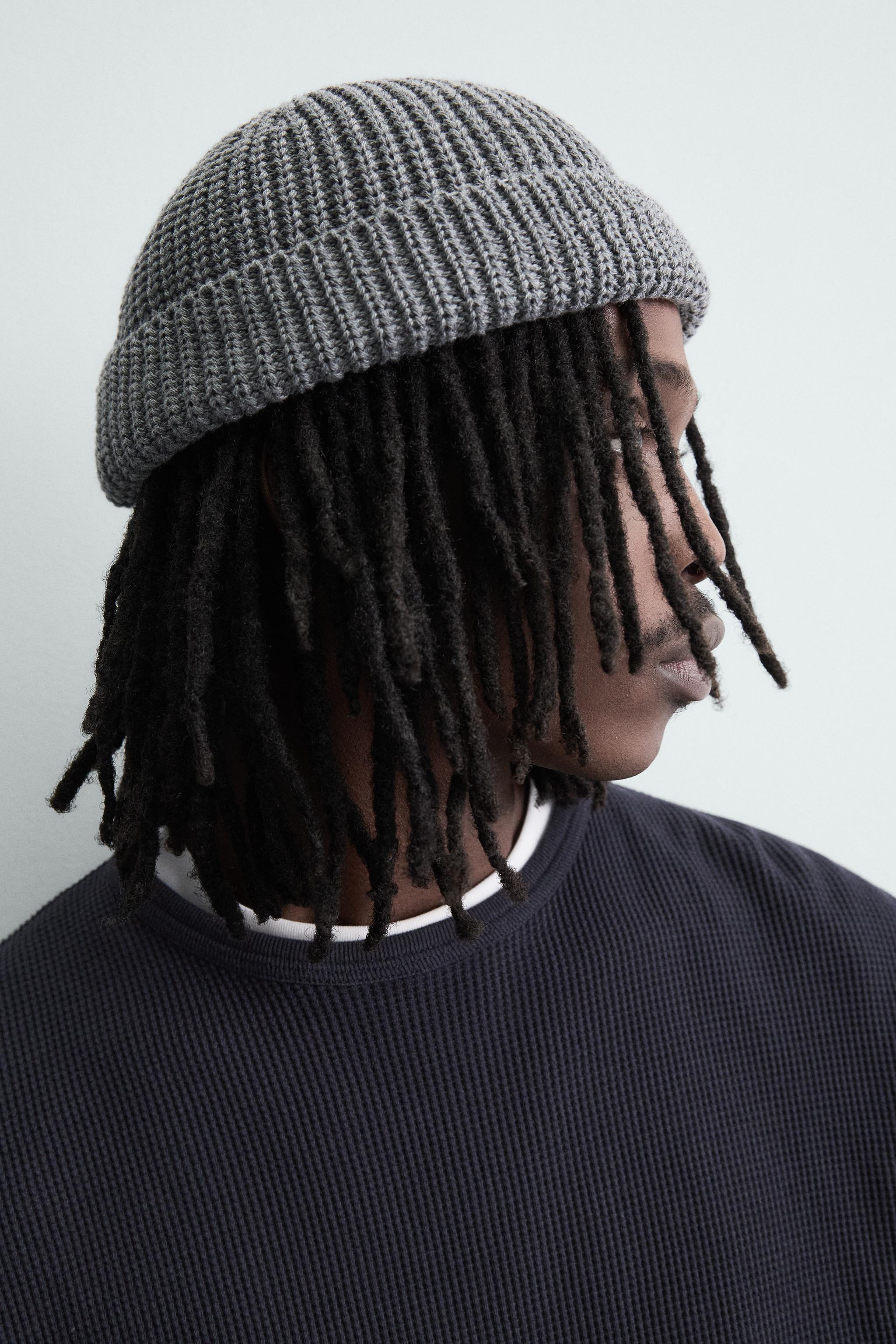 SHORT KNIT HAT
