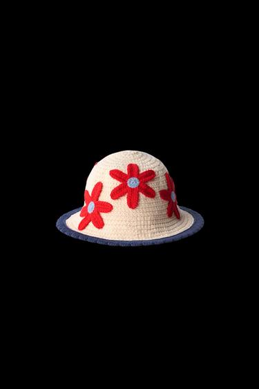 Zara CROCHET KNIT FLOWER HAT - Ecru / Red - Image 0