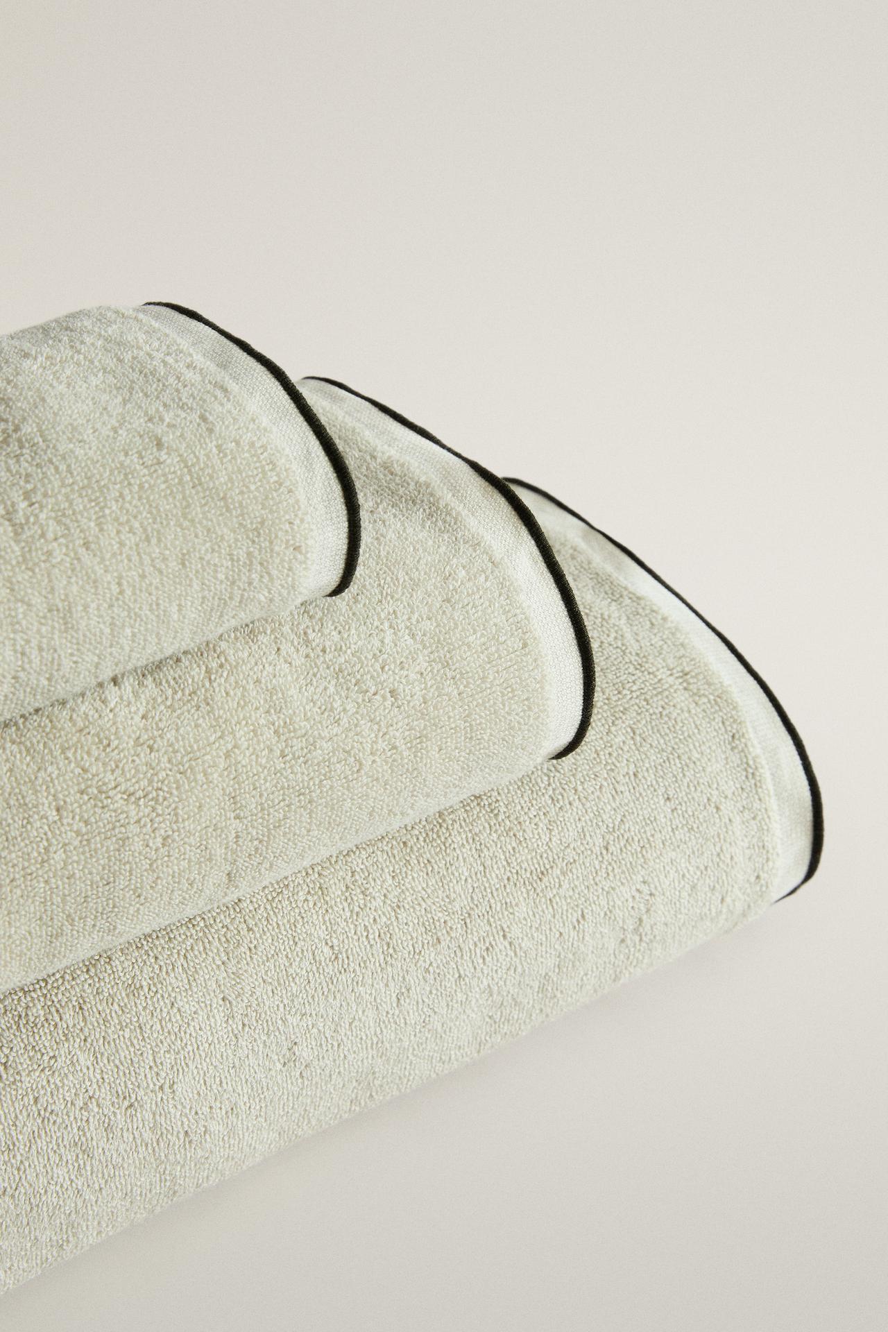 STITCHED AND CONTRAST-PIPED BATH TOWEL — Greenish