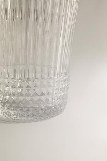 GLASS MUG WITH RAISED GEOMETRIC DESIGN - 990 de Zara - Image 4