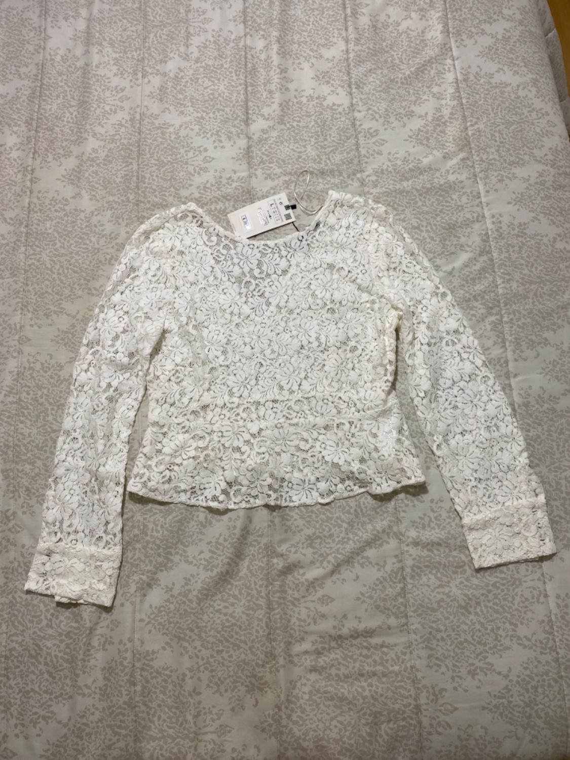 LACE PEPLUM TOP