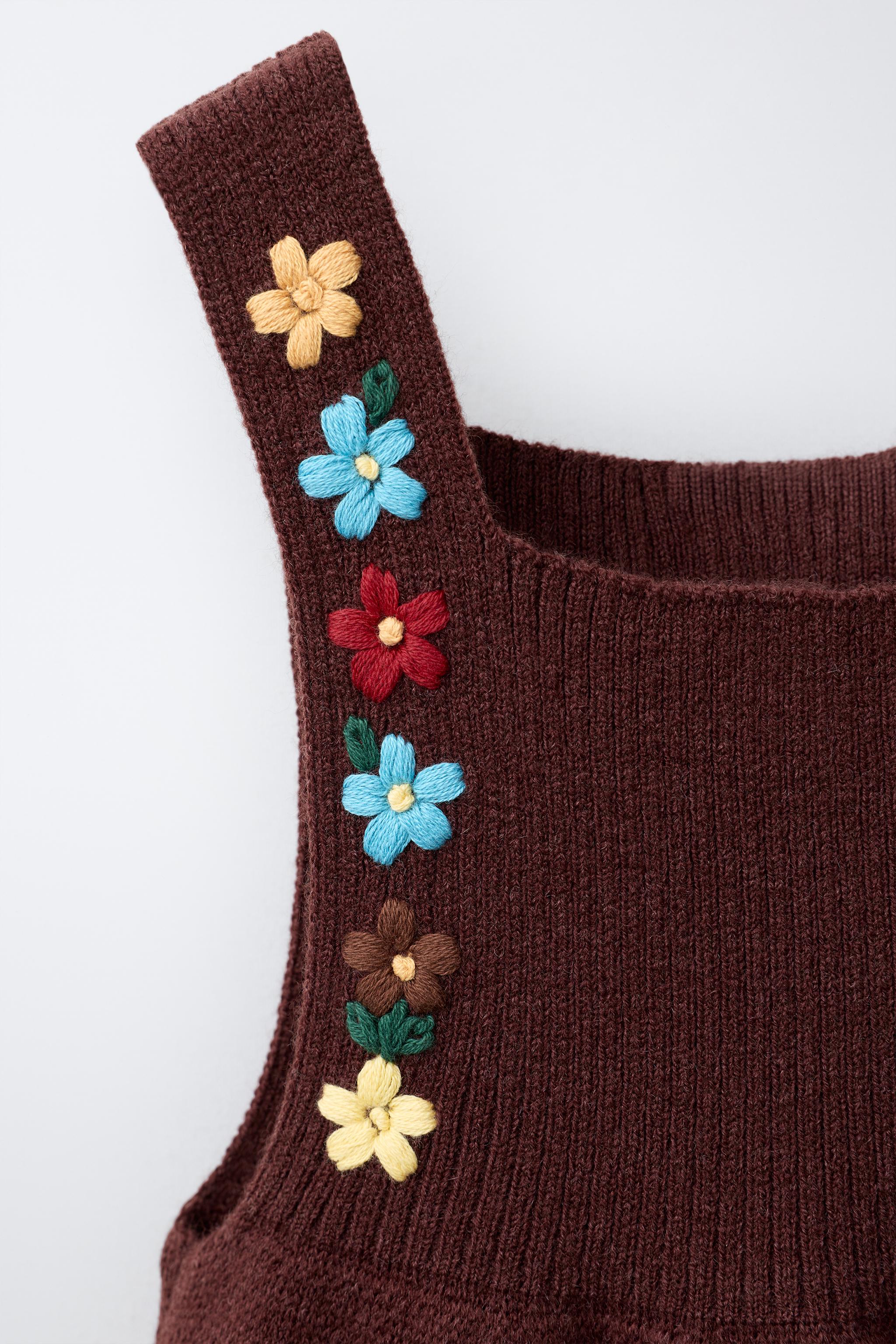 EMBROIDERED KNIT PINAFORE