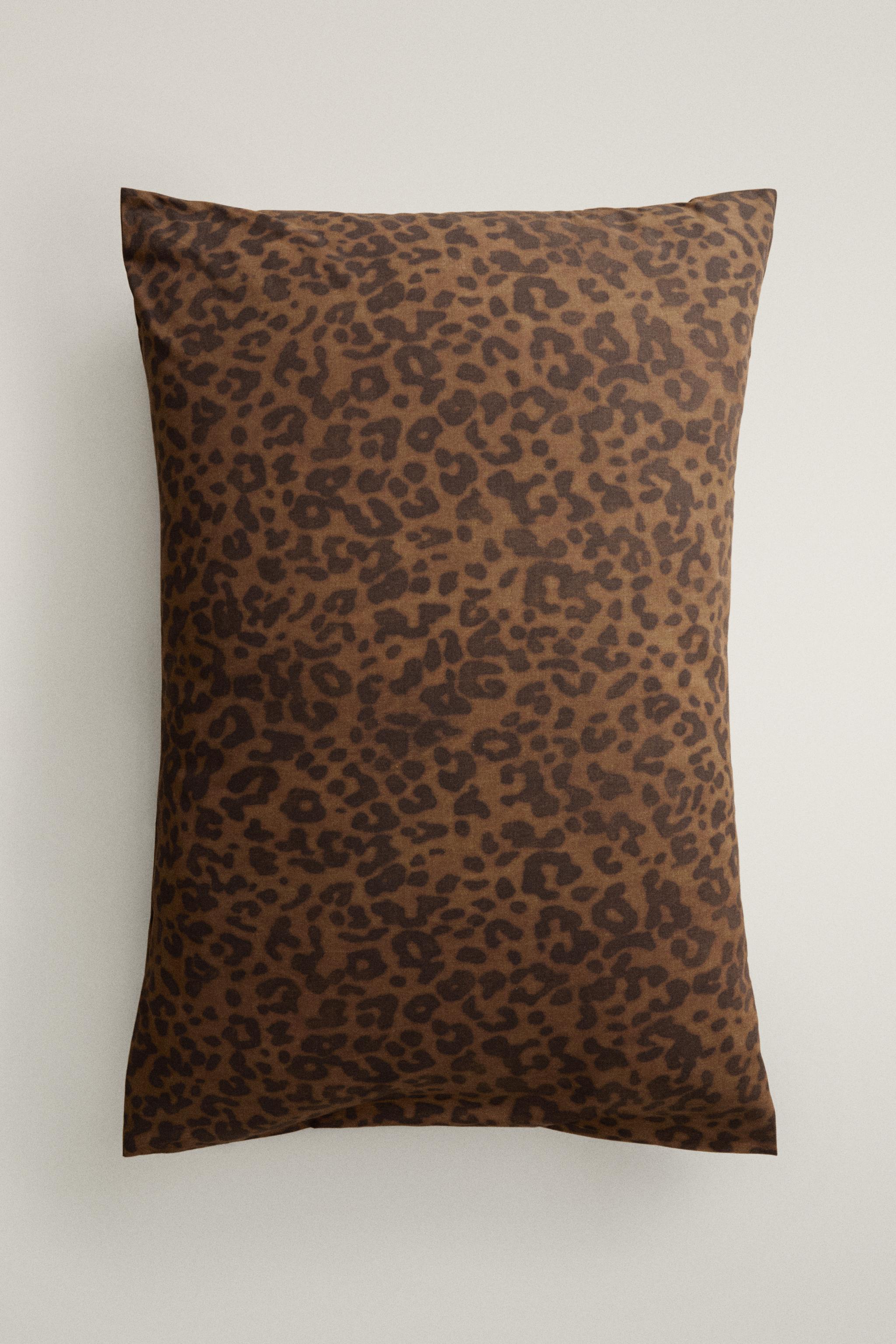 TAIE D’OREILLER LÉOPARD PERCALE (200 FILS)