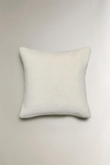 CAPA DE ALMOFADA COM PELO - Branco-marfim da Zara - Imagem 0