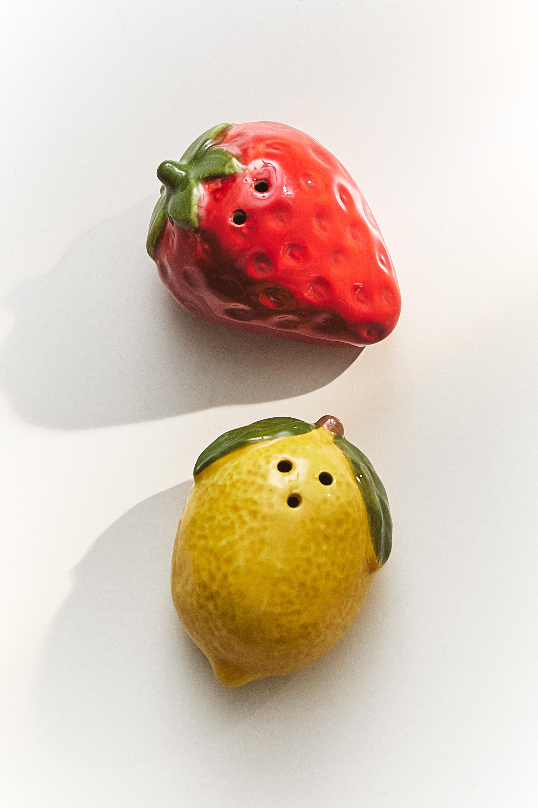 FRUIT SALT AND PEPPER SHAKER SET — Red