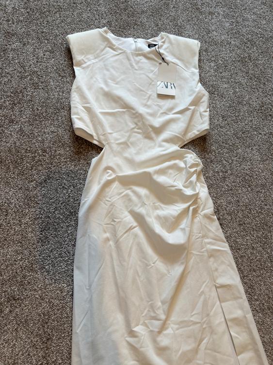 MIDI DRESS WITH CUT-OUT DETAIL - Image 3