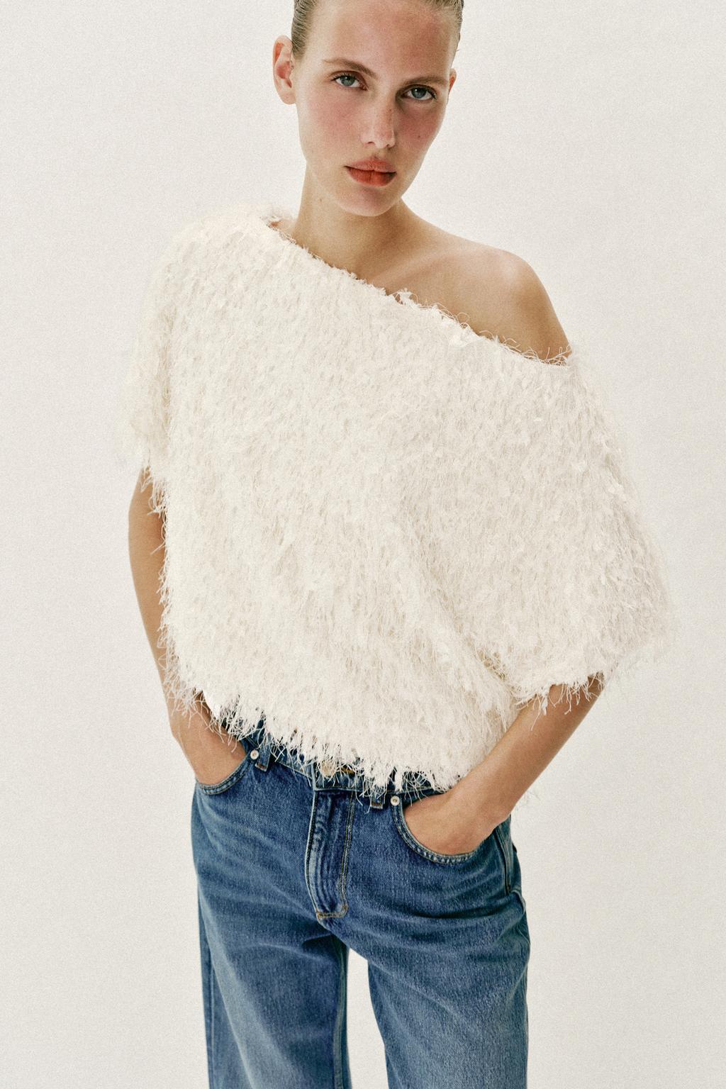FRINGED KNIT TOP