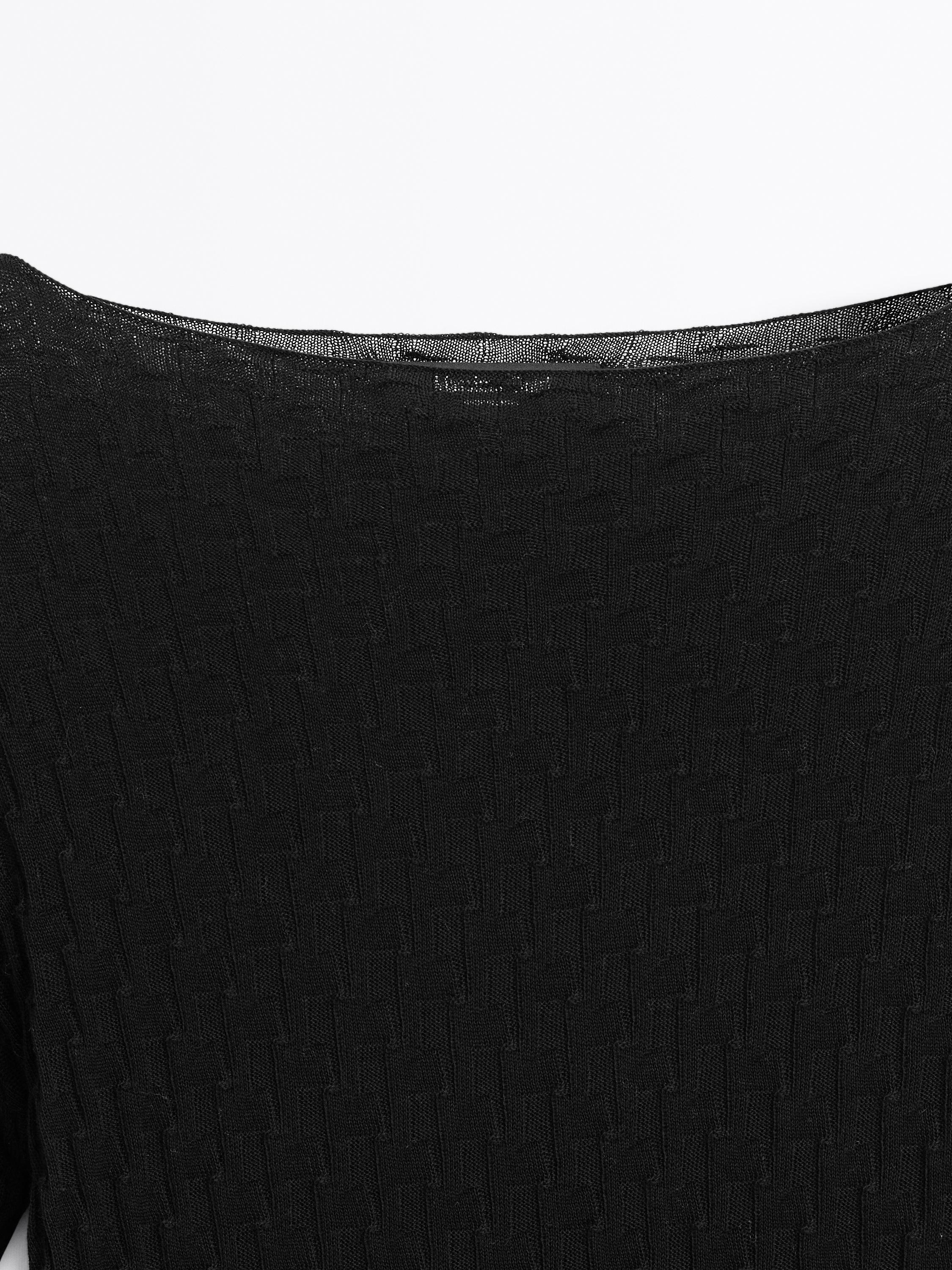 Long sleeve textured 100% cotton top
