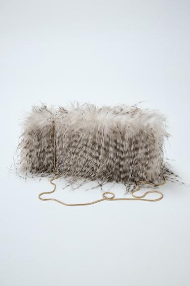 CLUTCH EFECTO PELO - Gris de Zara