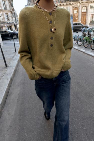 PULL EN MAILLE À BOUTONS - Vert moyen de Zara - Image 3