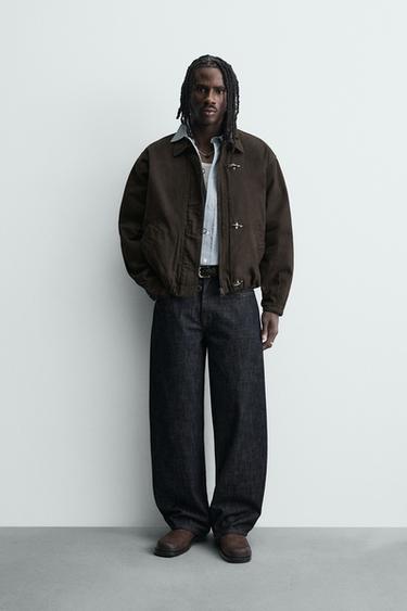 BLOUSON COURT AVEC BRANDEBOURGS - Chocolat de Zara