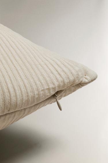 GATHERED QUILT CUSHION COVER - Light beige by Zara - Image 3