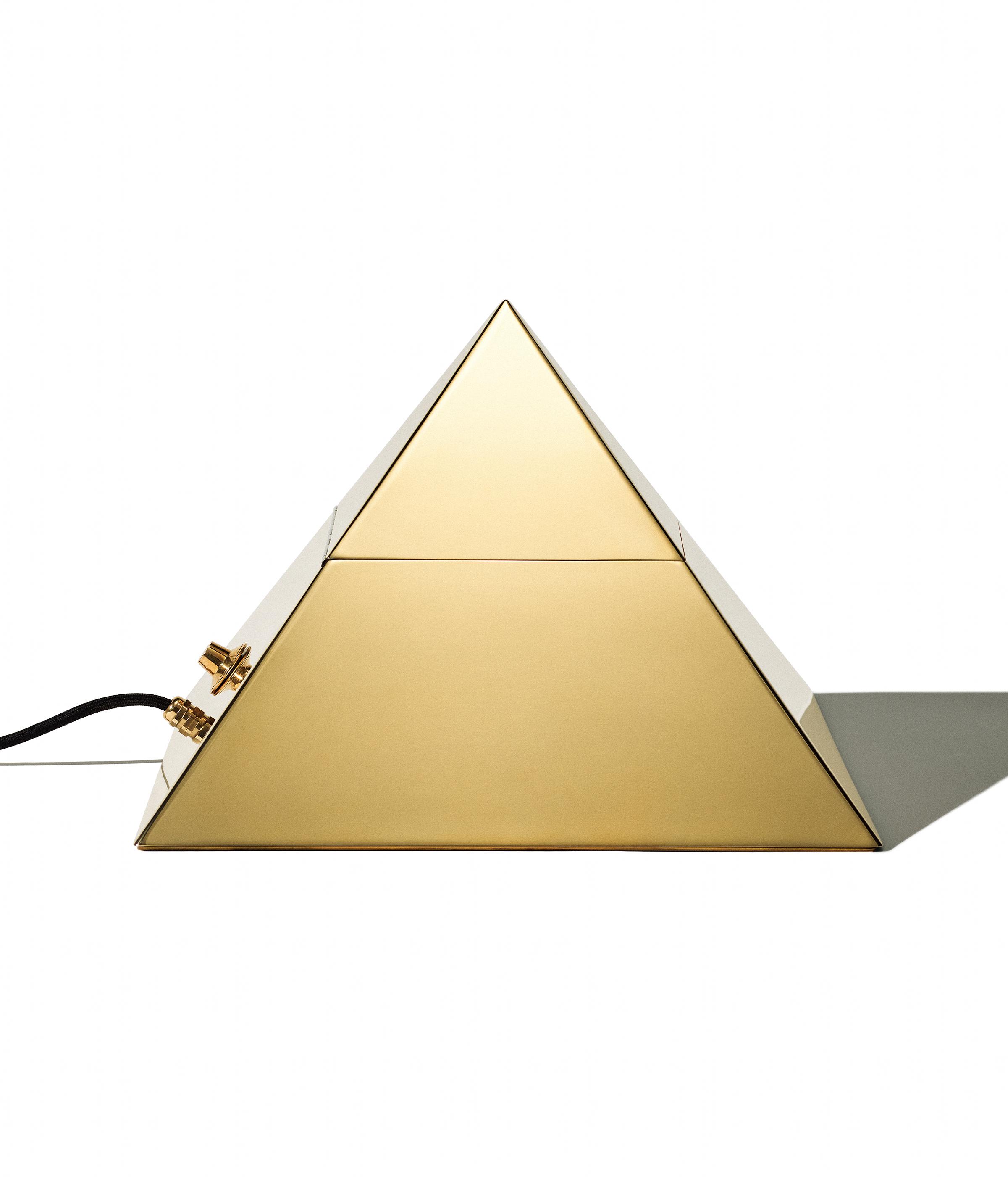 ALEXANDRE DE BETAK PYRAMID LAMP