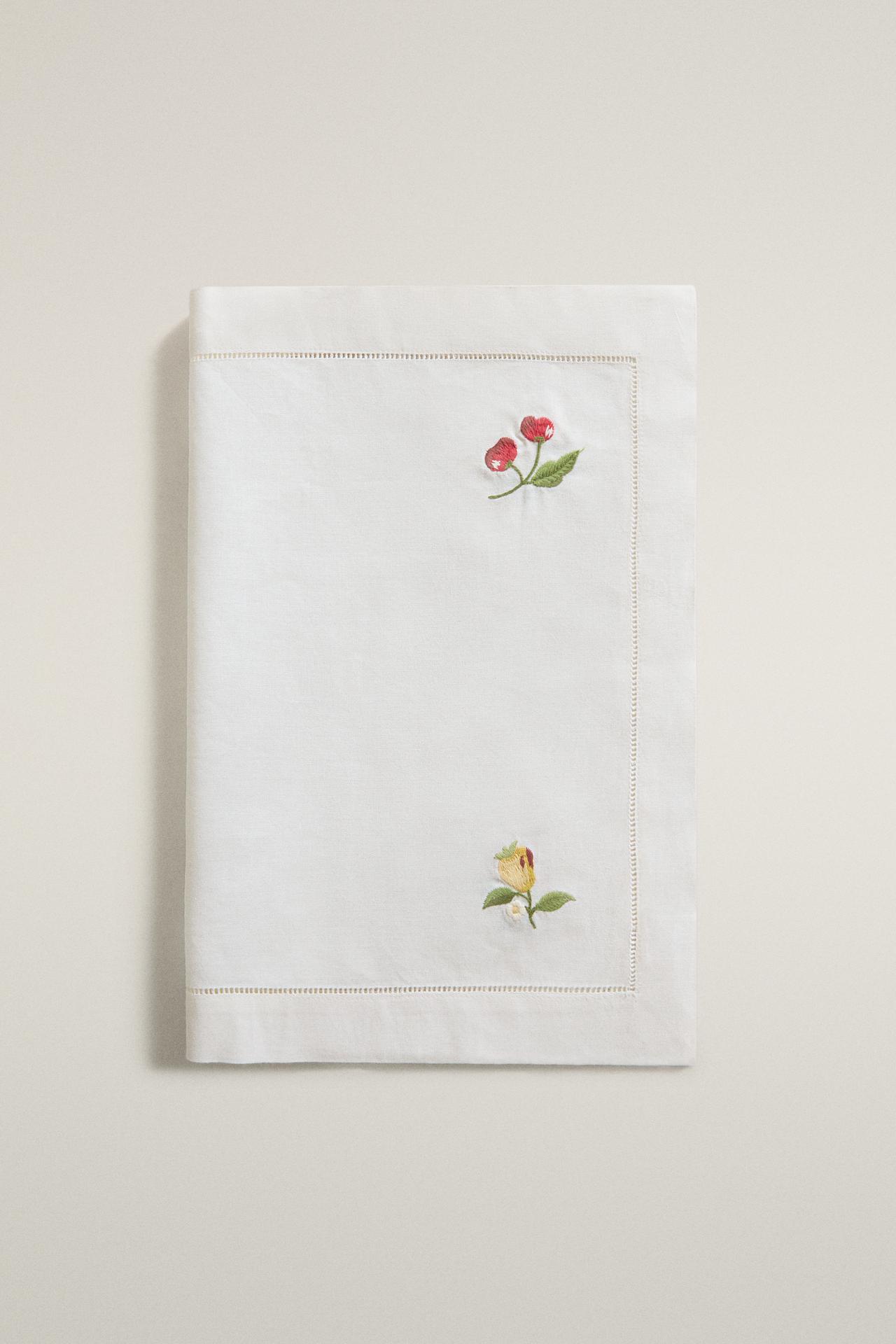 EMBROIDERED FRUIT PLACEMAT — Ecru