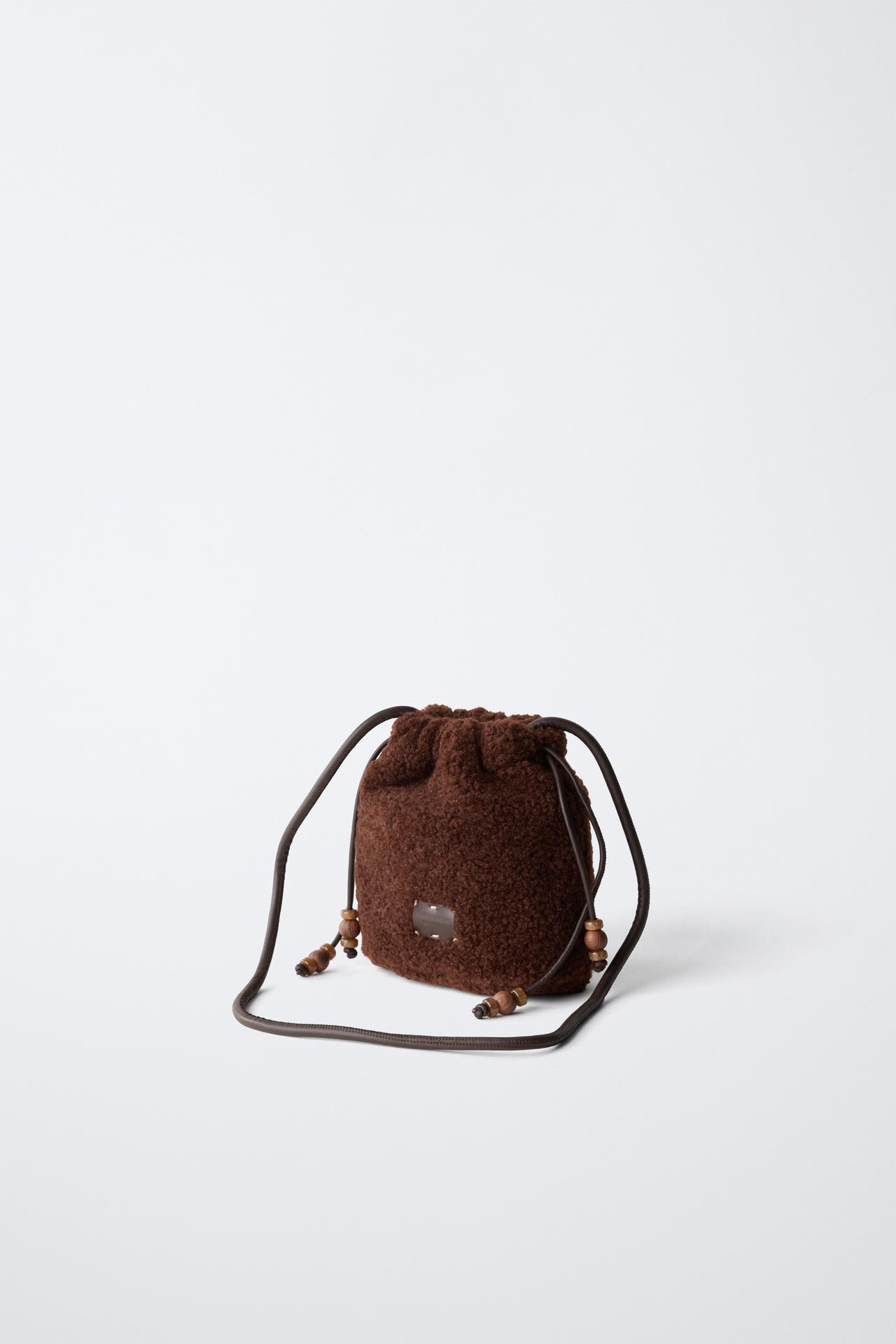 FAUX SHEARLING BEADED BUCKET BAG — Brown
