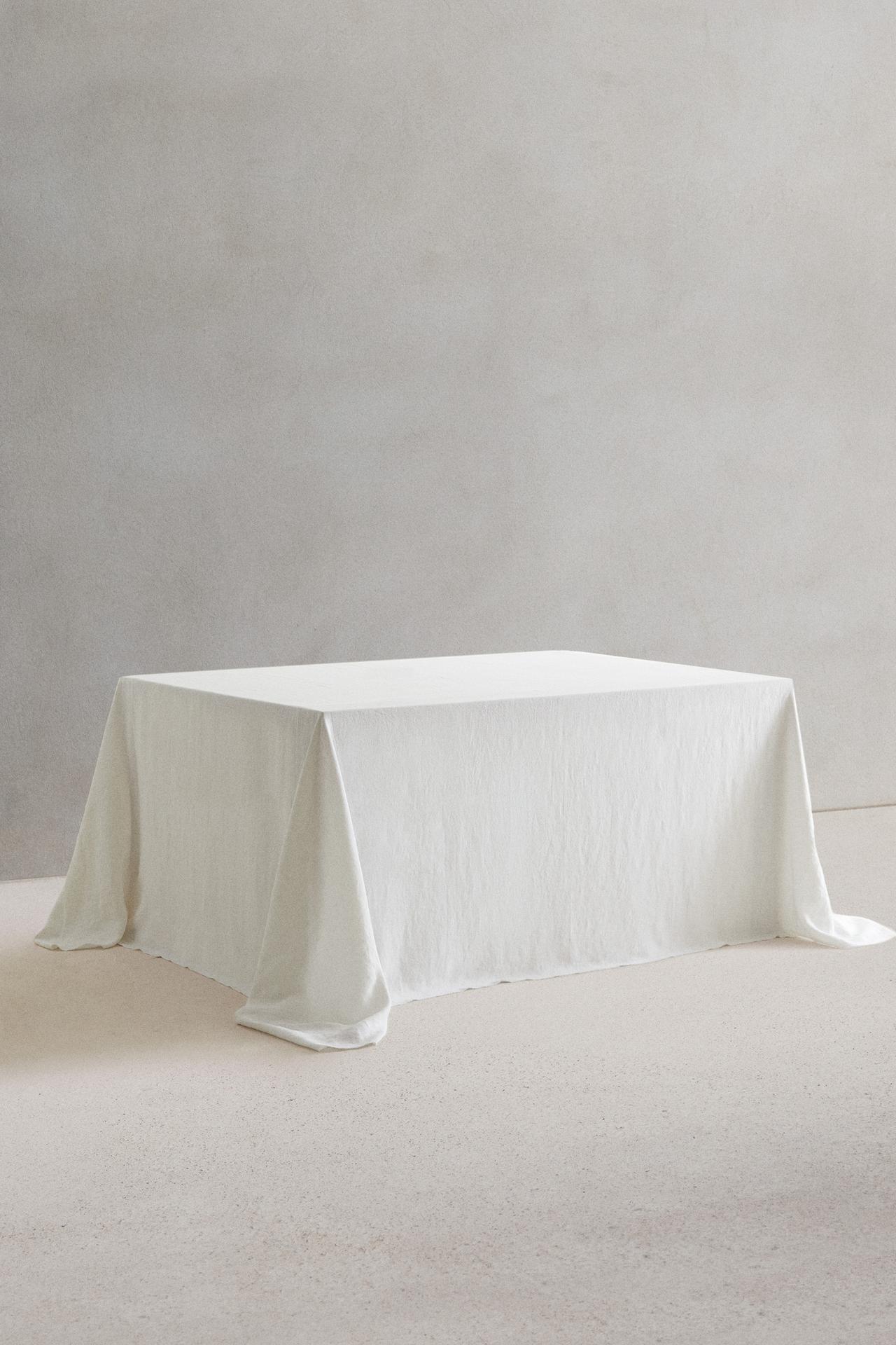 TABLECLOTH 01 — Ecru