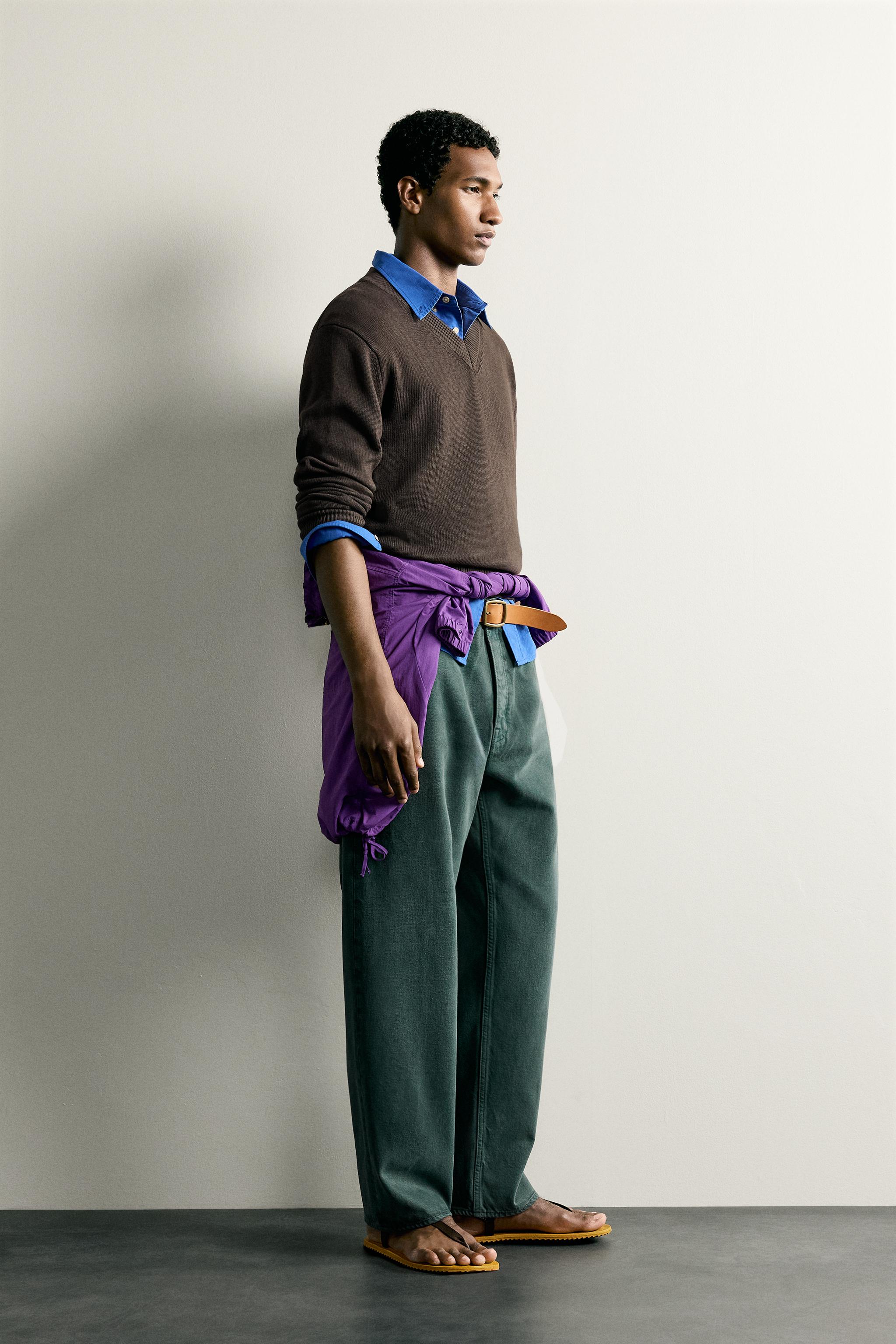 REGULAR FIT V-NECK JUMPER