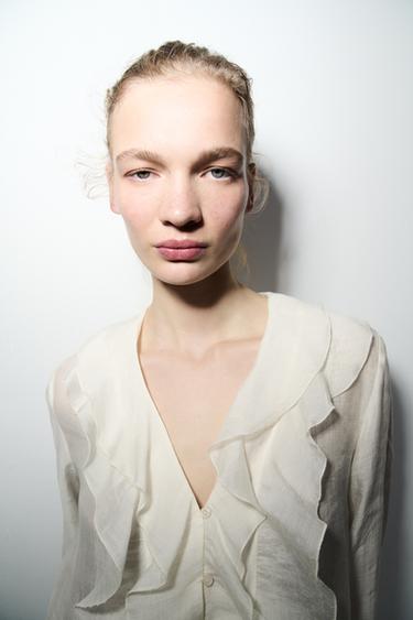 CAMICIA CON VOLANT ZW COLLECTION - Écru di Zara