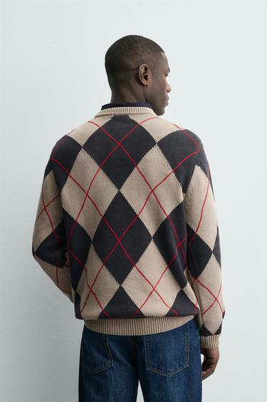 PULL EN JACQUARD À LOSANGES - Marron clair de Zara - Image 2