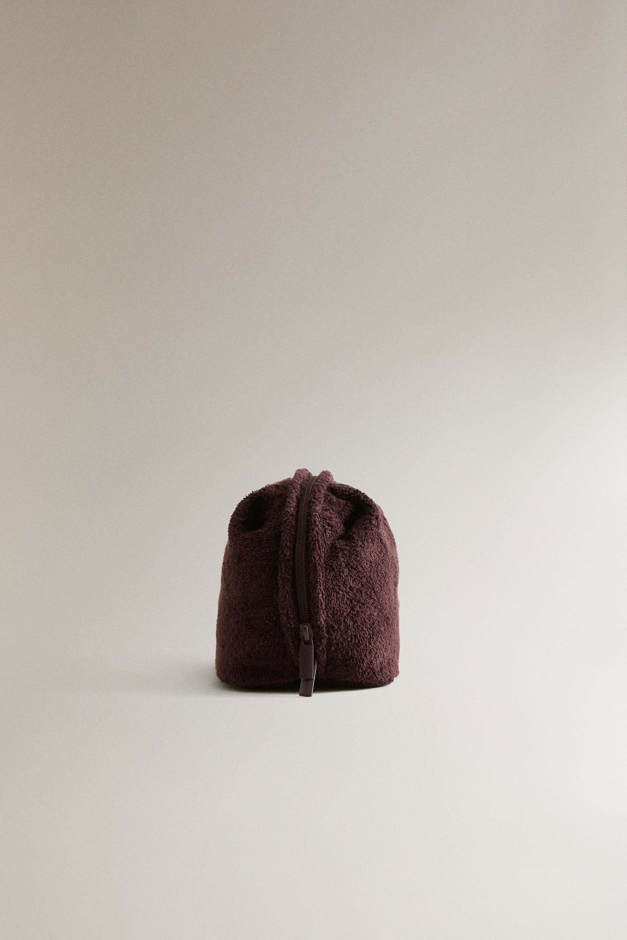MEDIUM TOWEL MAKEUP BAG