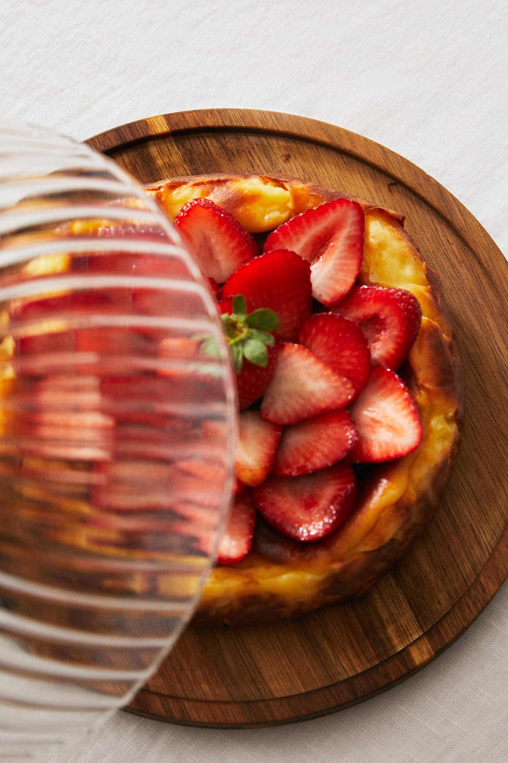 食器 cake BOROSILICATE WOODEN CAKE DISH - 990 | ZARA Canada