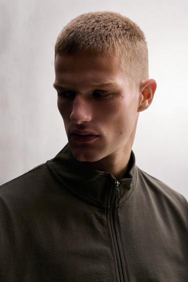SUDADERA RELAXED FIT CREMALLERA - Marrón de Zara