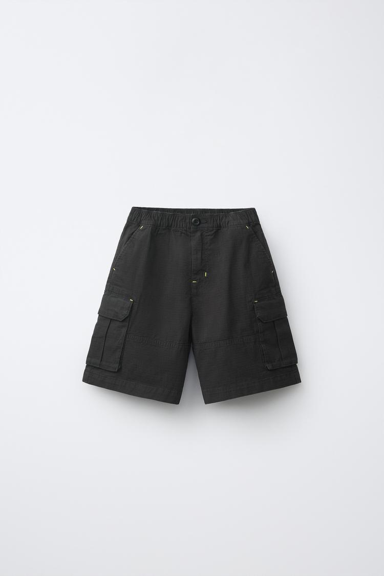 TEXTURED CARGO SHORTS — Black