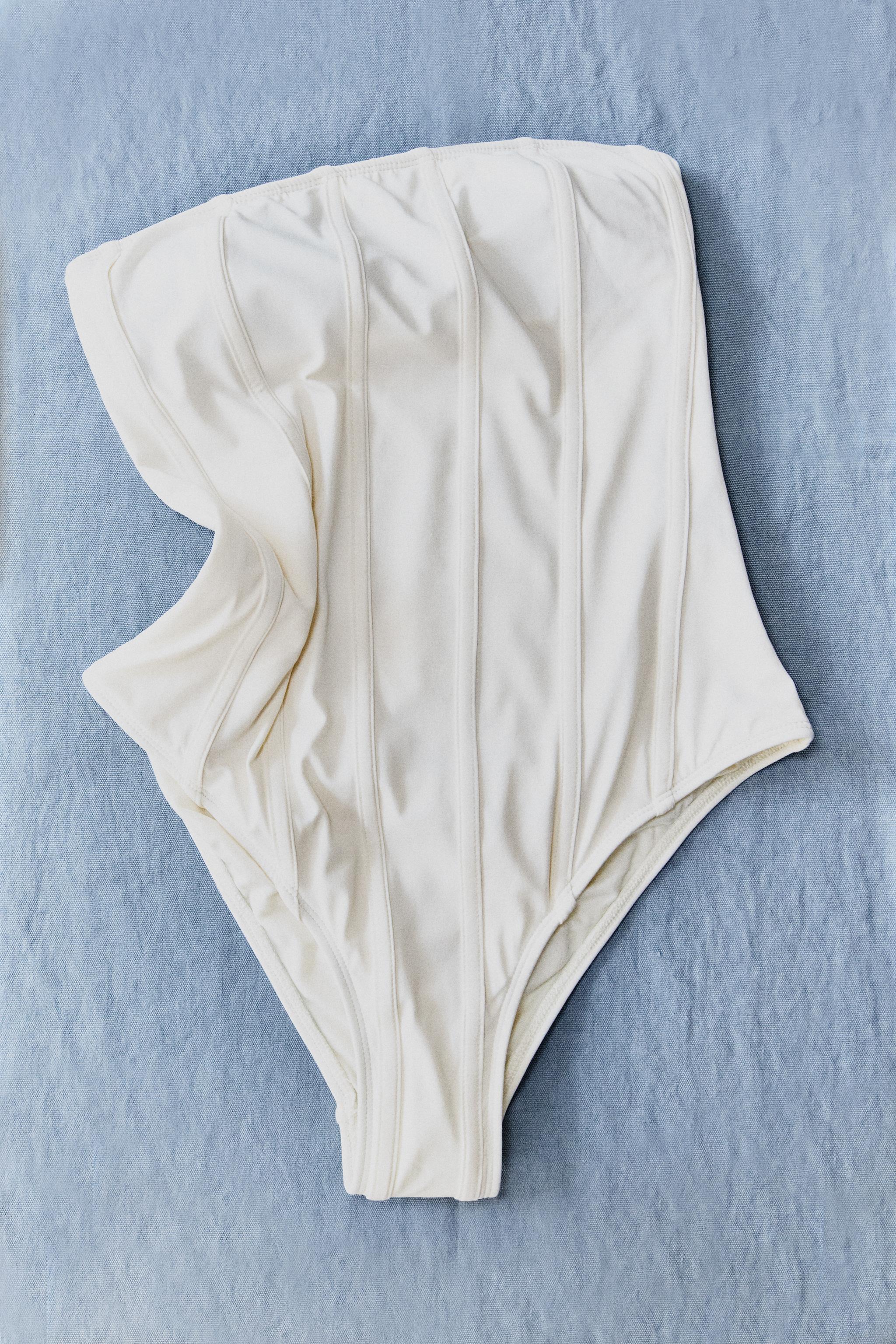 完売品 ZARA フリルトリム ジップアップジャケット ホワイト XL タグ付き新品☆ZARAのフリルトリムジップアップジャケット☆Sサイズ