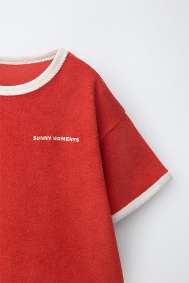 ENSEMBLE T-SHIRT ET BERMUDA LISERÉS EFFET ÉPONGE - Rouge de Zara - Image 2