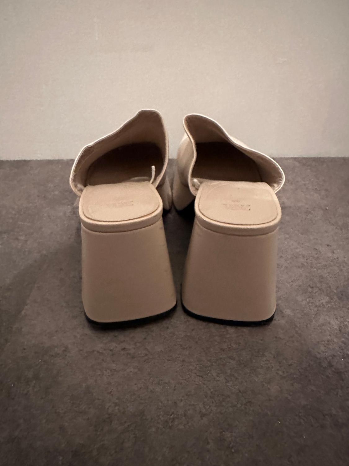 BLOCK HEEL PLATFORM CLOGS - Image 5