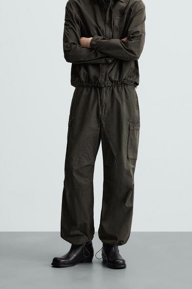 PANTALÓN CARGO TÉCNICO LAVADO - Khaki de Zara