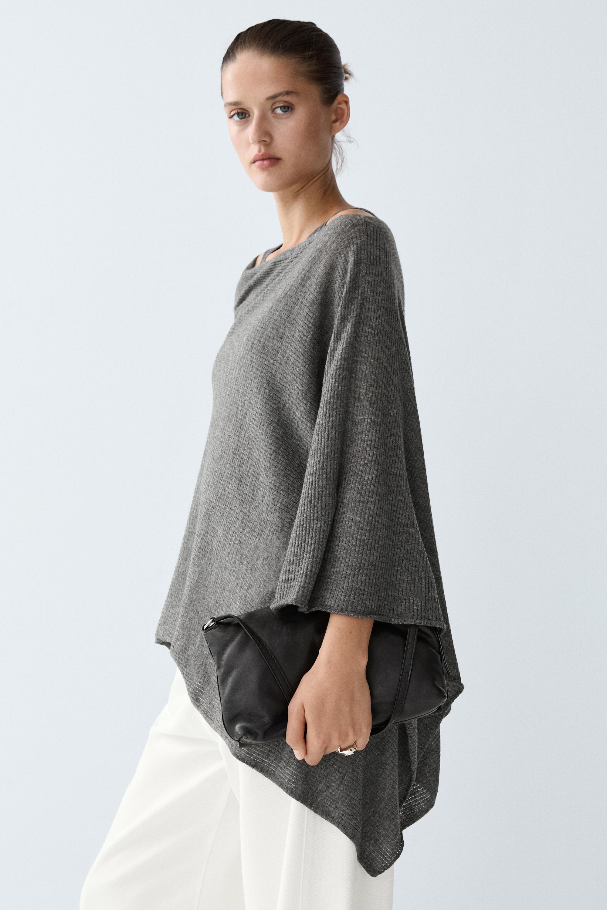 Fine knit cape — Gray