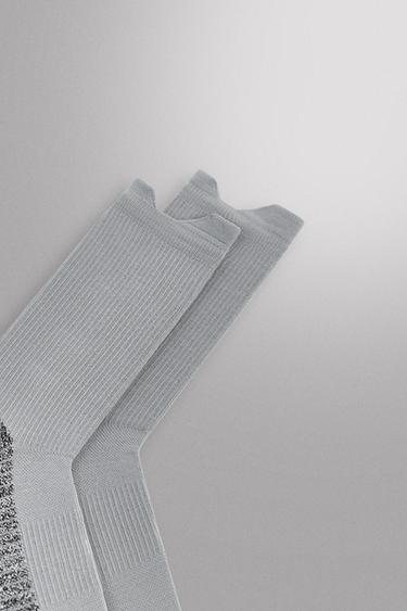 LOT DE 2 PAIRES DE CHAUSSETTES D'ENTRAÎNEMENT - Gris / Bleu de Zara - Image 2